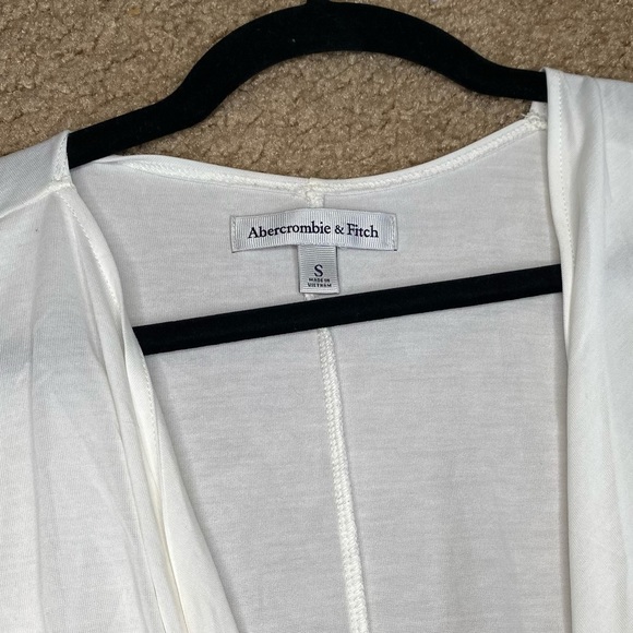 A&F WHITE SWOOP FRONT COZY LONGSLEEVE TOP SM - Picture 2 of 6